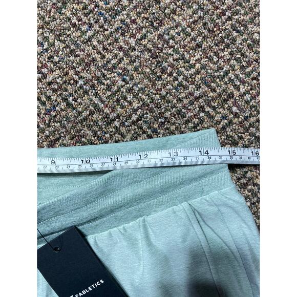 Fabletics The Cloud Jersey Short Mens Medium, Sage Green Heather, NWT - Picture 7 of 11